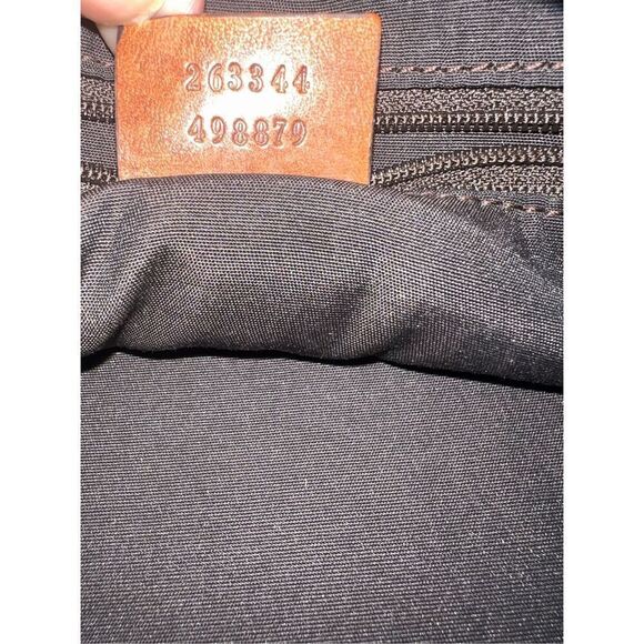 Authentic Gucci Hobo - Picture 9 of 10